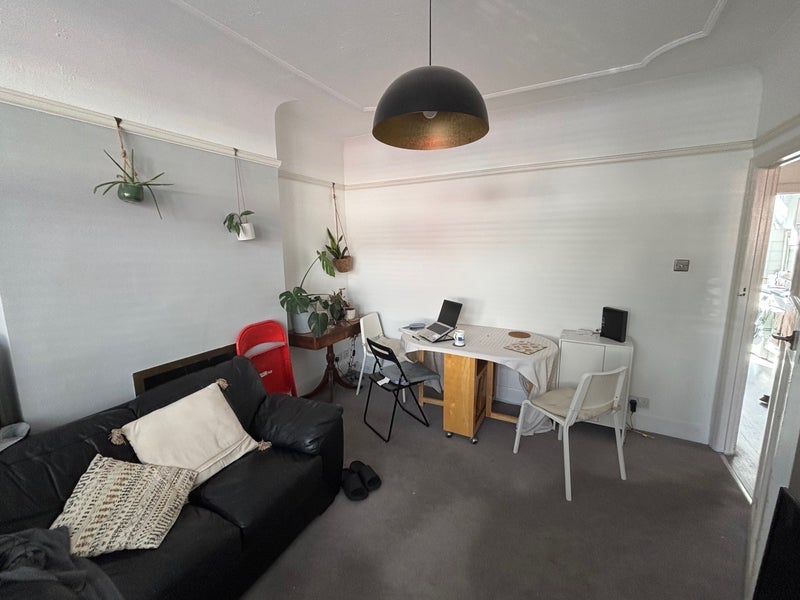 Room Lower Downs Road in Greater London