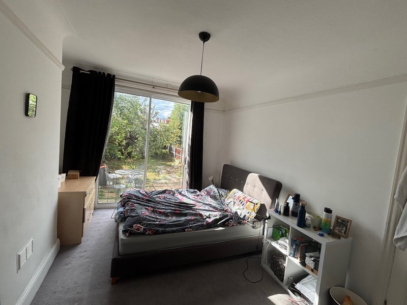 Room Lower Downs Road in Greater London
