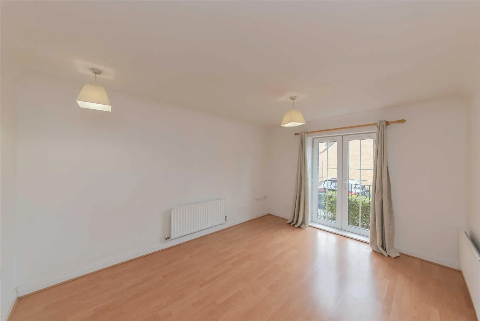 Flat Honiton Gardens in Greater London