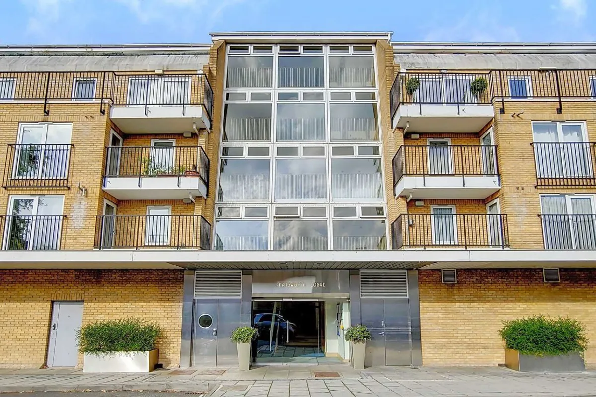 Flat Bourne Place in Greater London