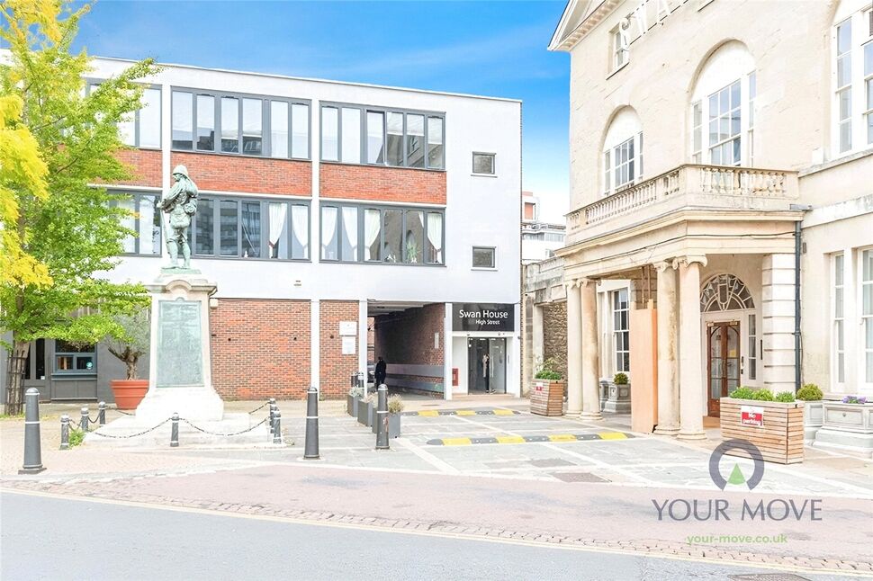 Flat St Paul's Square in Bedford