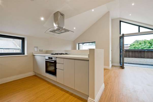 Flat Peascod Street in Windsor