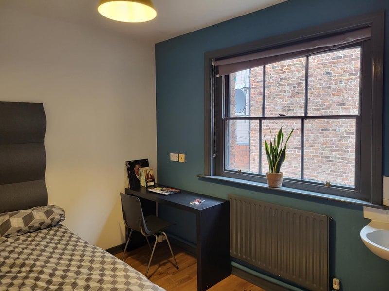 Room Seel Street in Liverpool