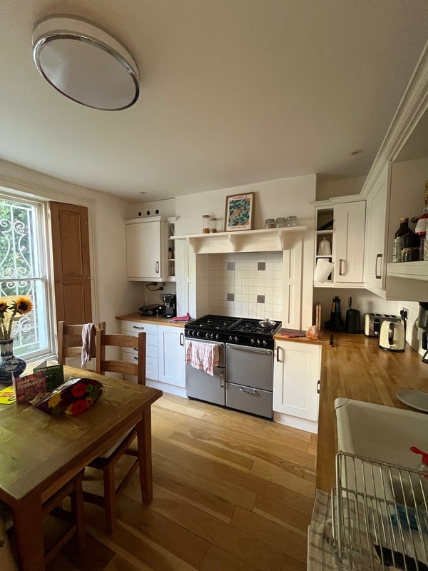 Room Northchurch Road in Greater London