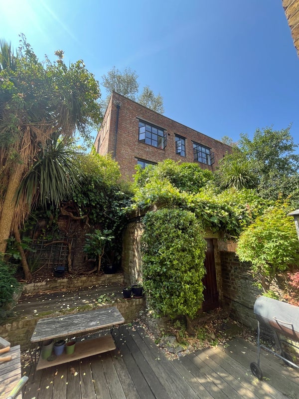 Room Northchurch Road in Greater London