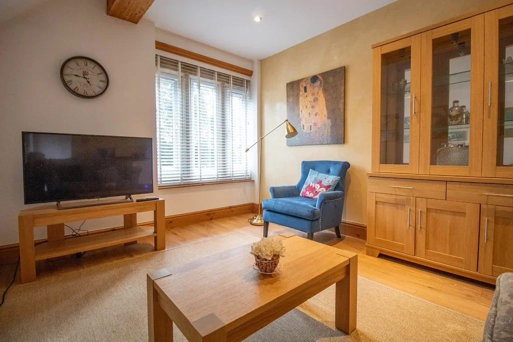 Flat Mapperley Road in Nottingham
