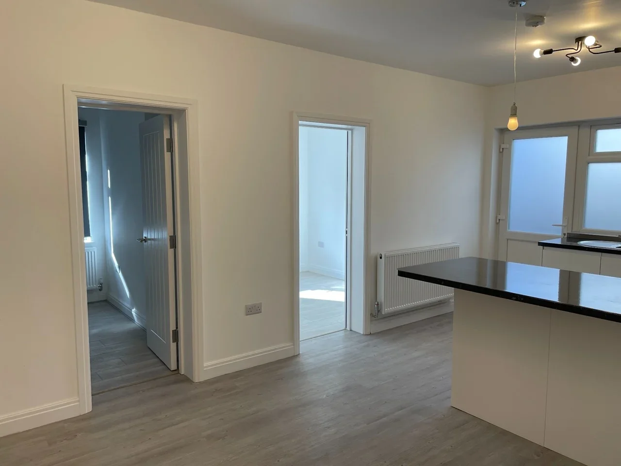 Flat Whitehall Road in Greater London