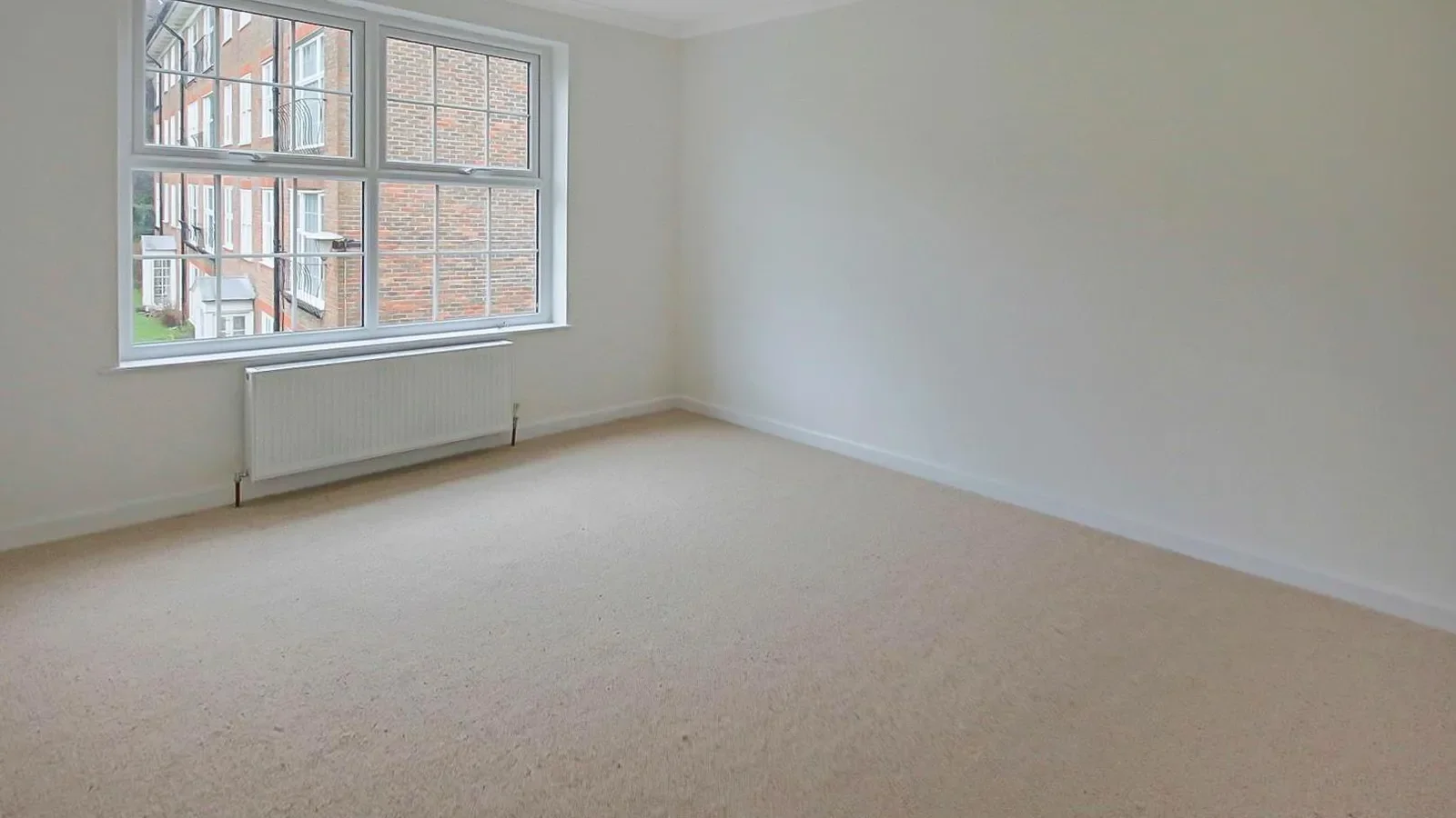 Flat Regency Court in Brighton