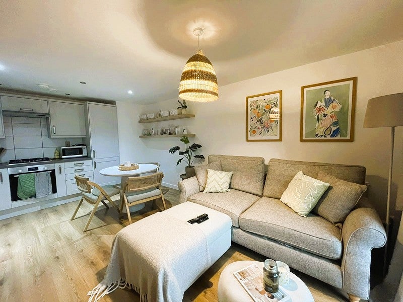 Flat Princes Way in Milton Keynes