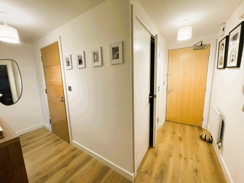 Flat Princes Way in Milton Keynes