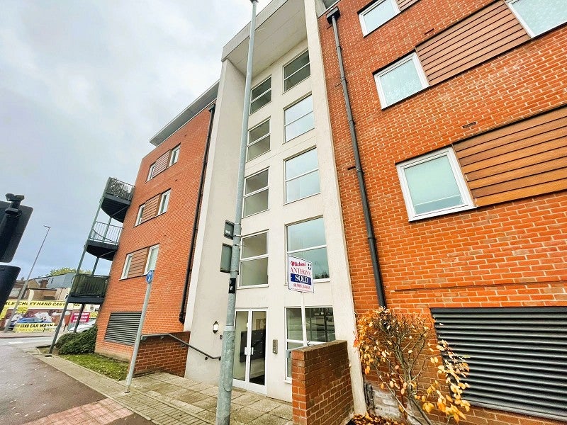 Flat Princes Way in Milton Keynes