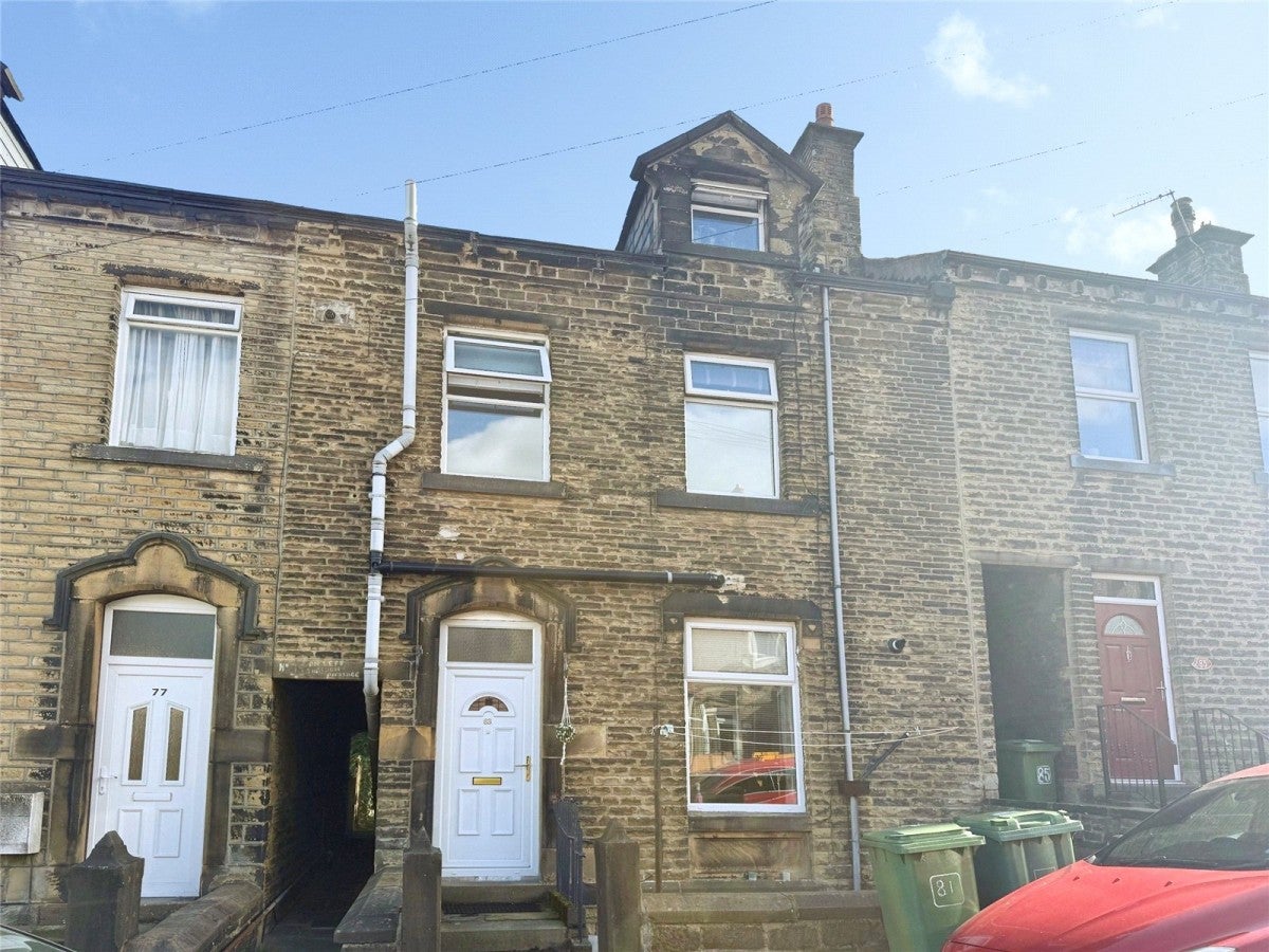 House Hawthorne Terrace in Kirklees