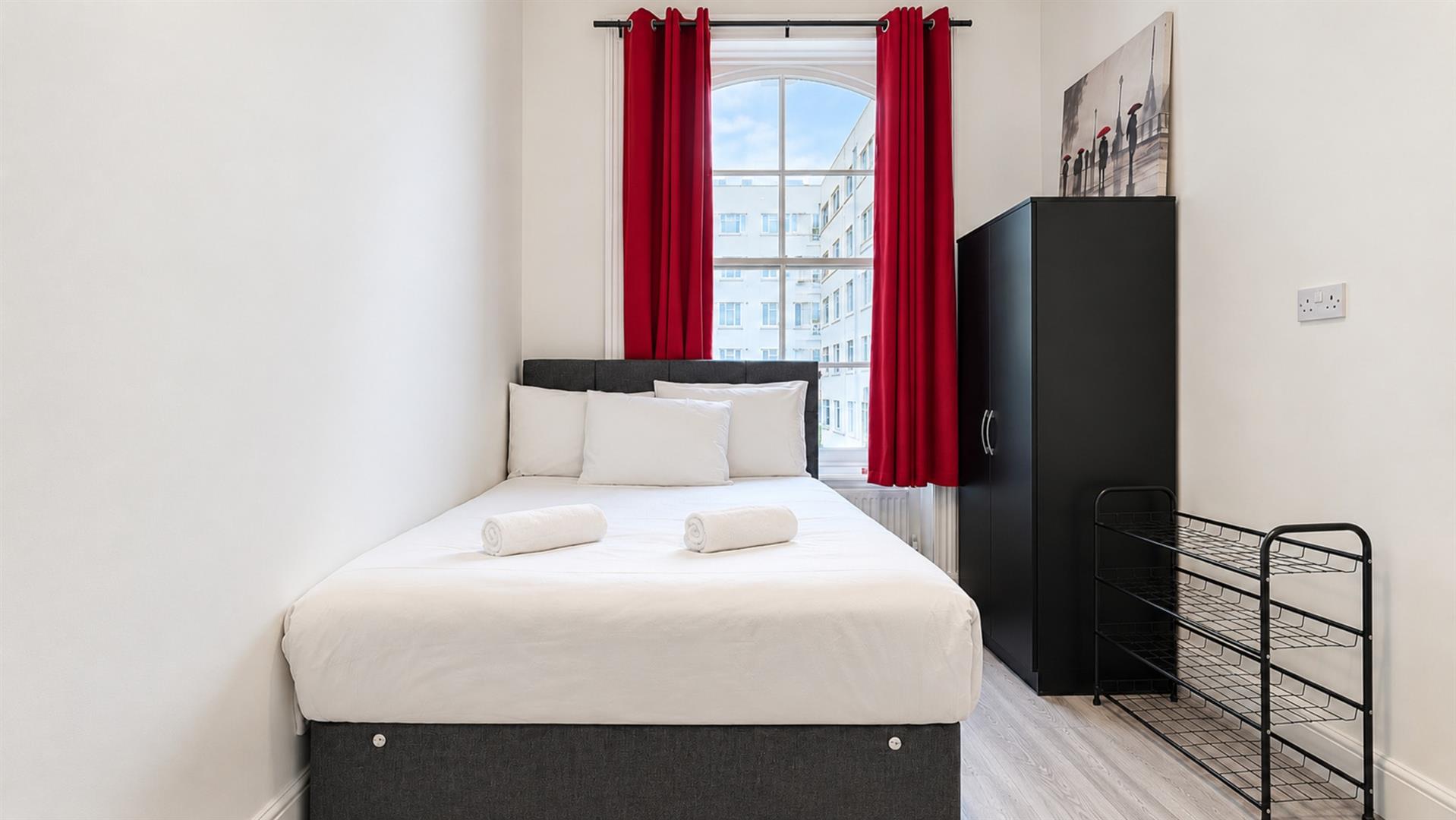 Flat Talbot Square in City of Westminster