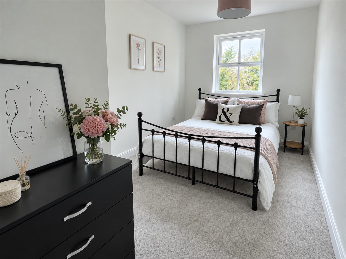 Flat Beechfield Road in Dacorum
