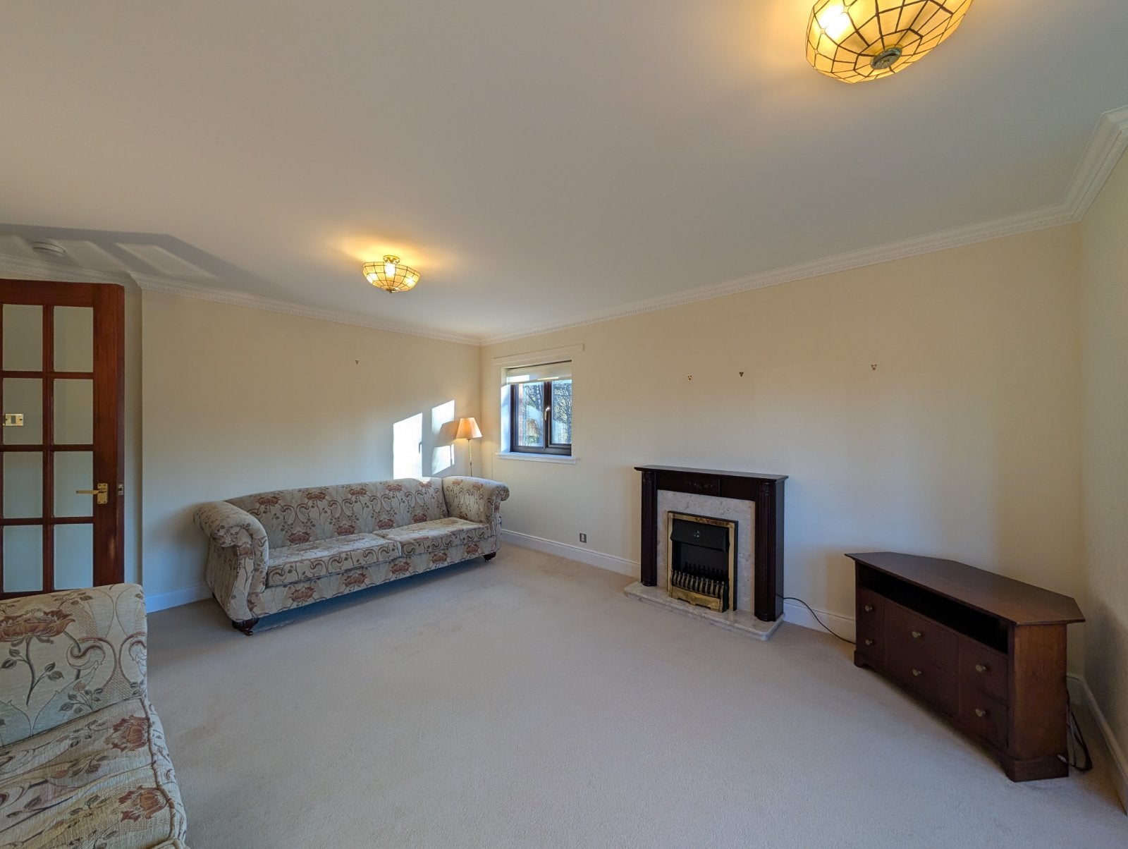 Flat Cramond Road North in City of Edinburgh