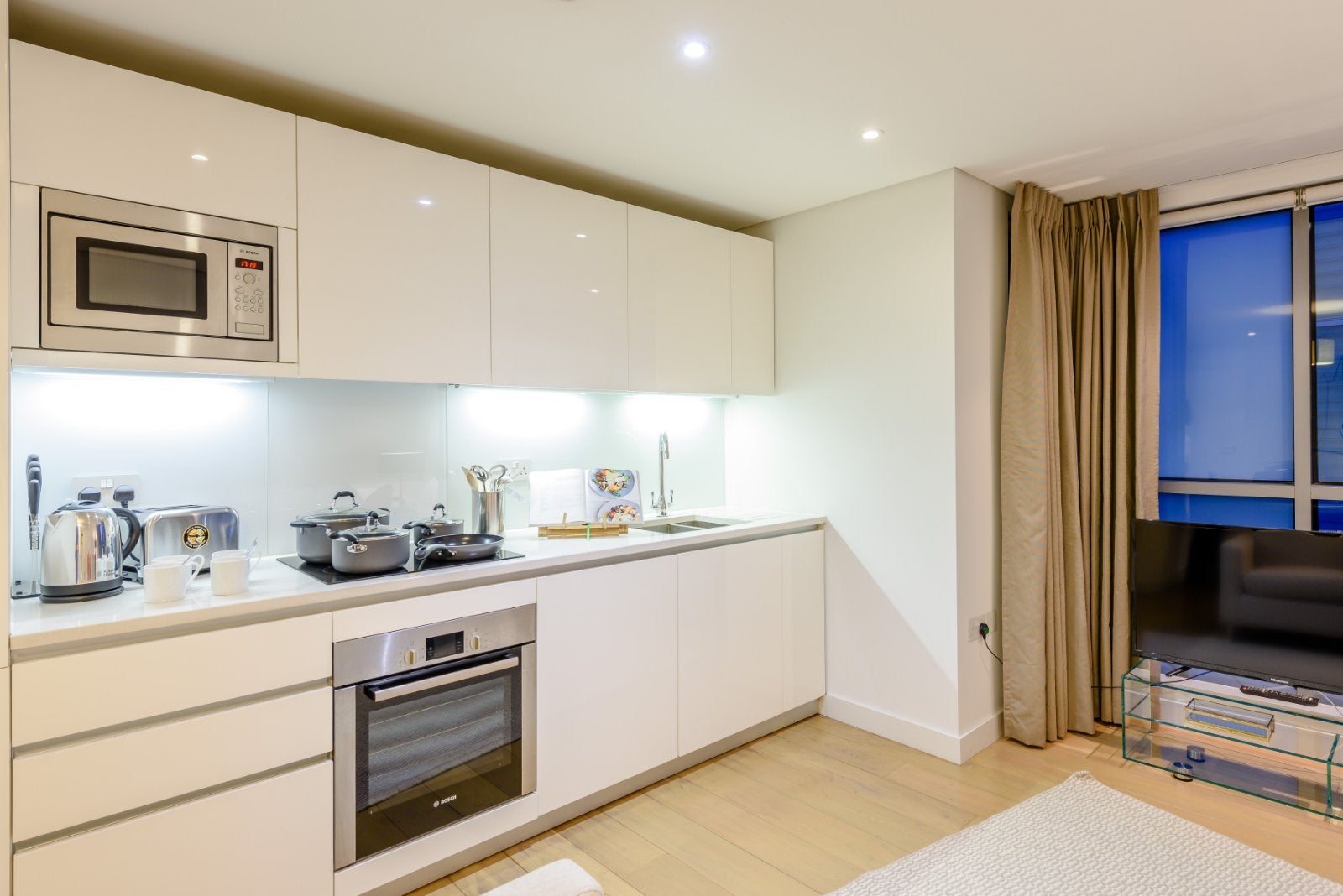 Flat Merchant Square in City of Westminster