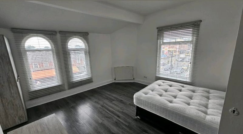 Room Dagenham Road in Manchester
