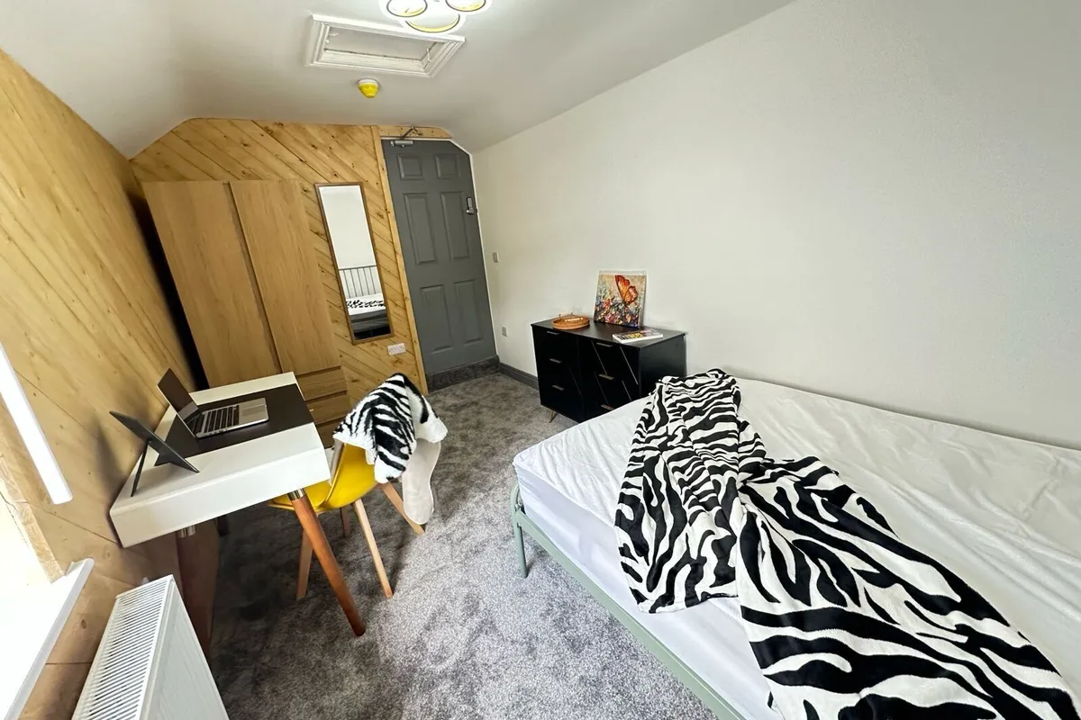 Room Fisher Road in Bristol