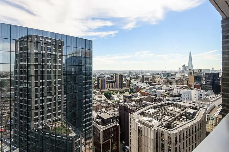 Flat New Drum Street in Greater London