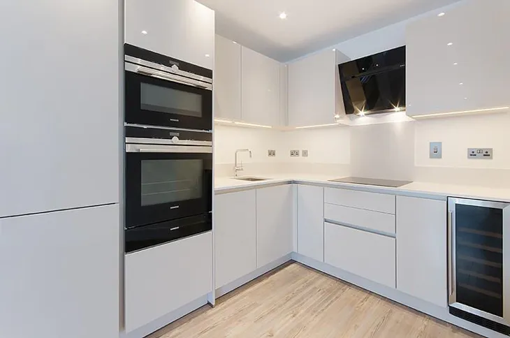 Flat New Drum Street in Greater London