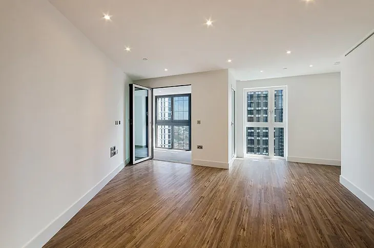 Flat New Drum Street in Greater London