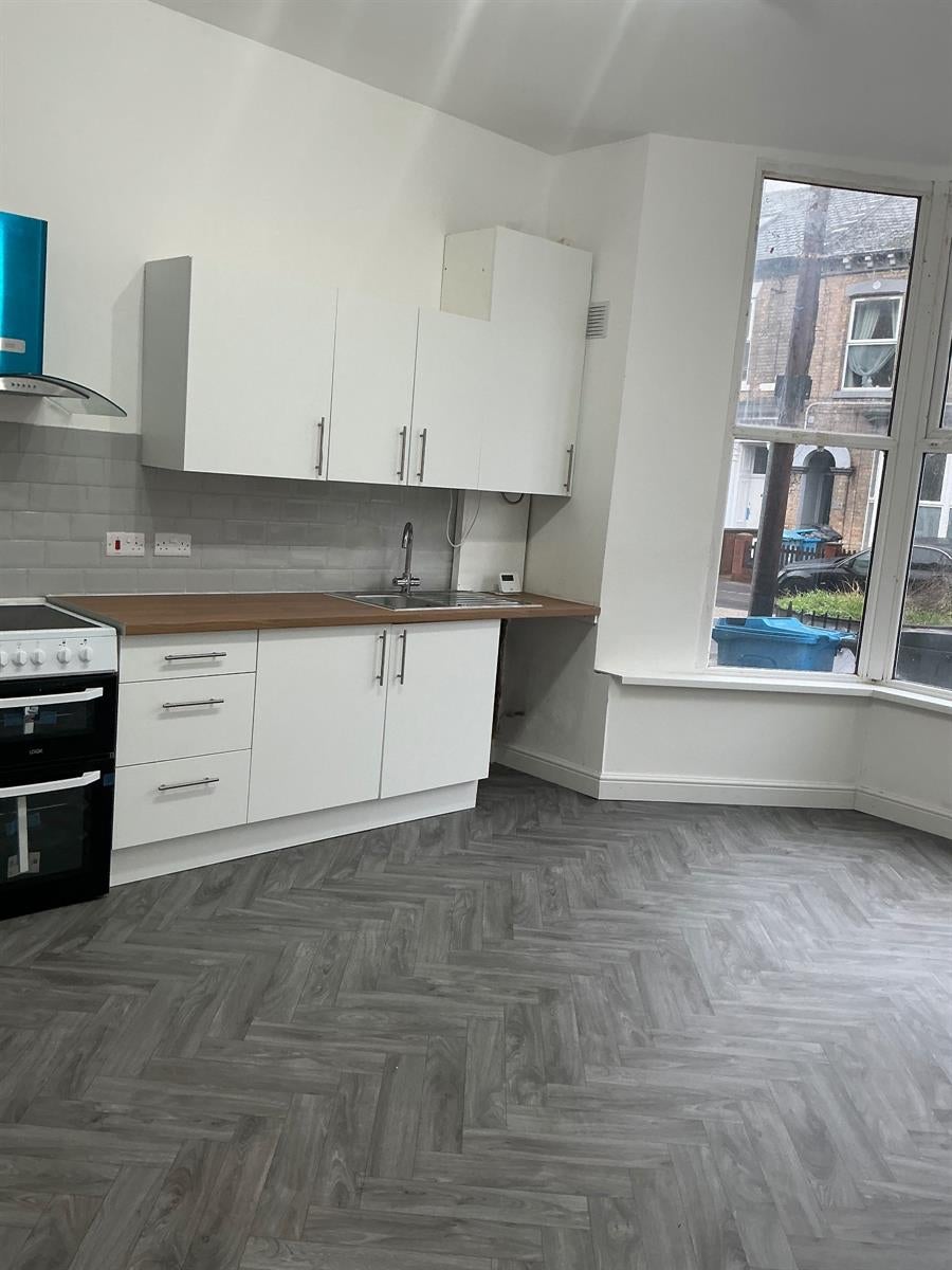 Flat Albany Street in Hull