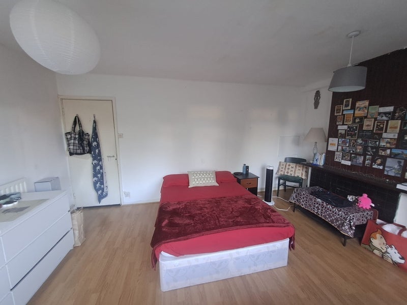 Room Hanbury Street in Greater London