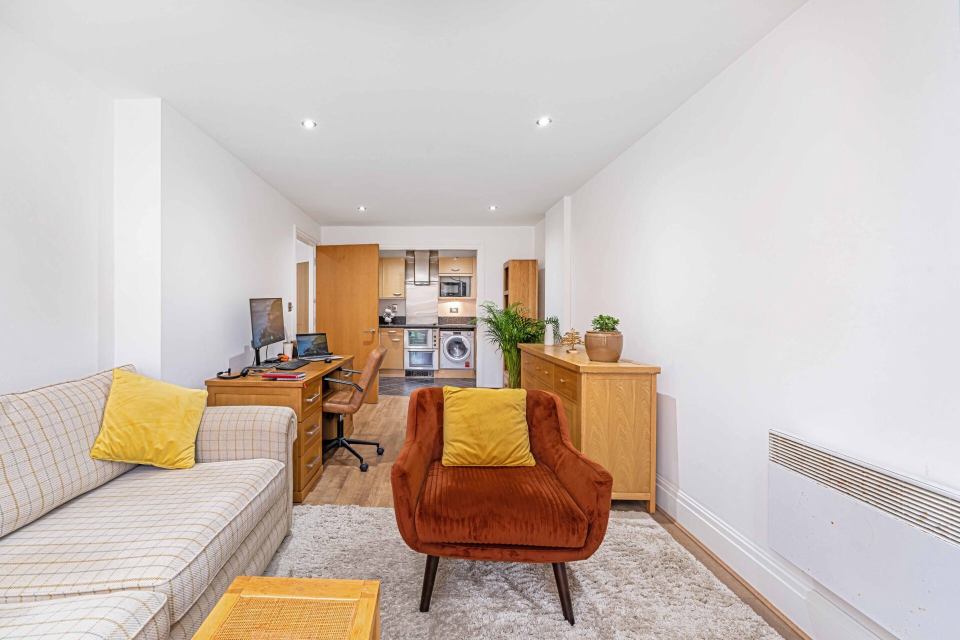 Flat Canbury Passage in Greater London
