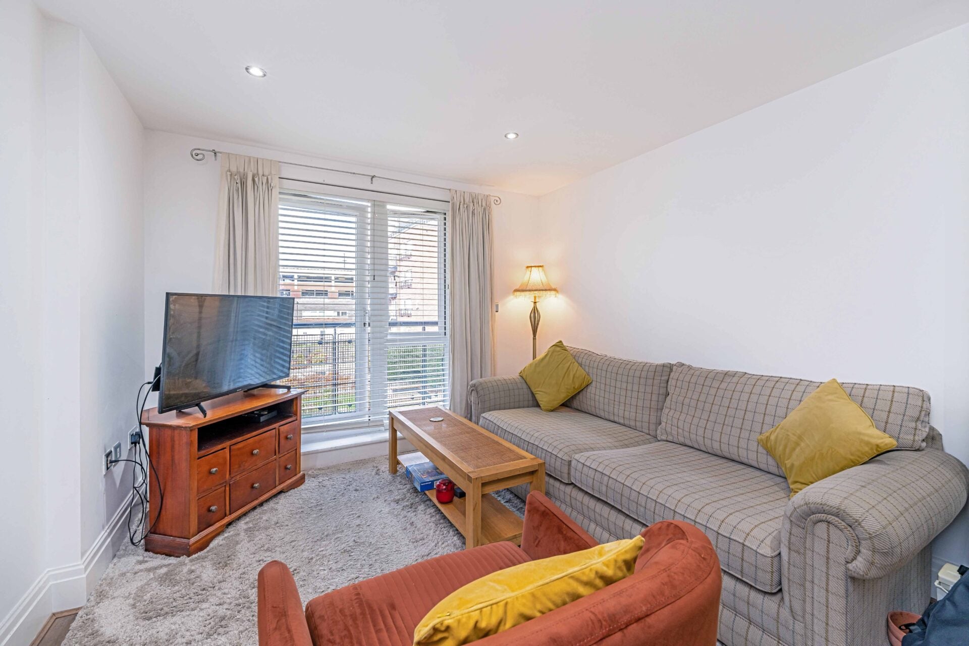 Flat Canbury Passage in Greater London