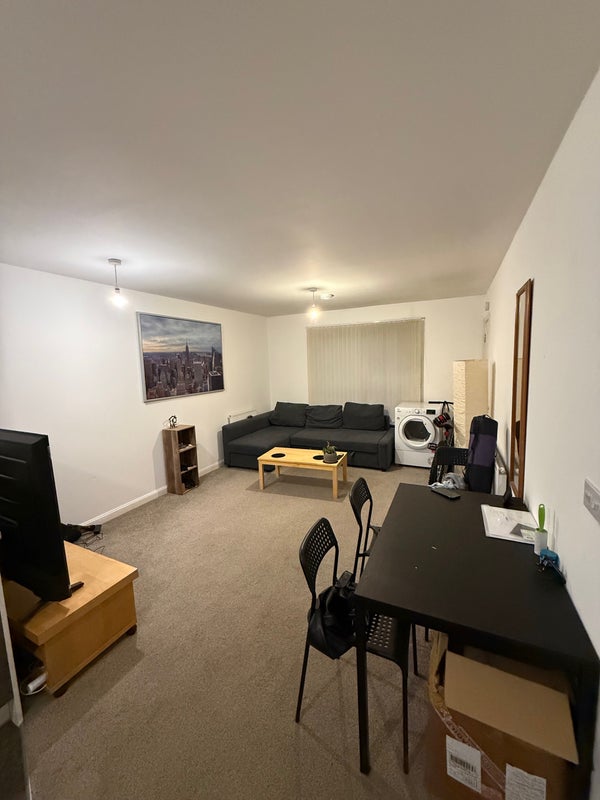 Flat Bonnybridge Drive in City of Edinburgh