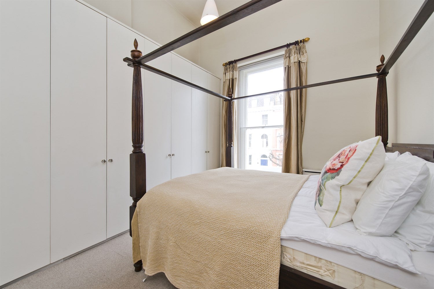Flat Ladbroke Grove in Greater London