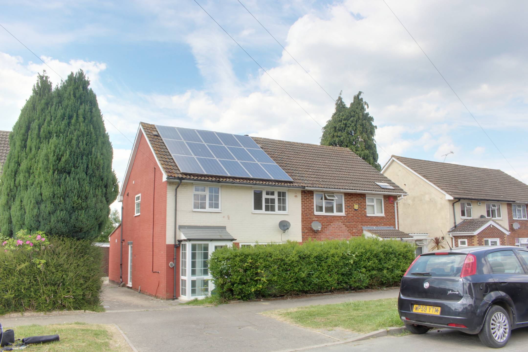 House Honeysuckle Lane in Crawley