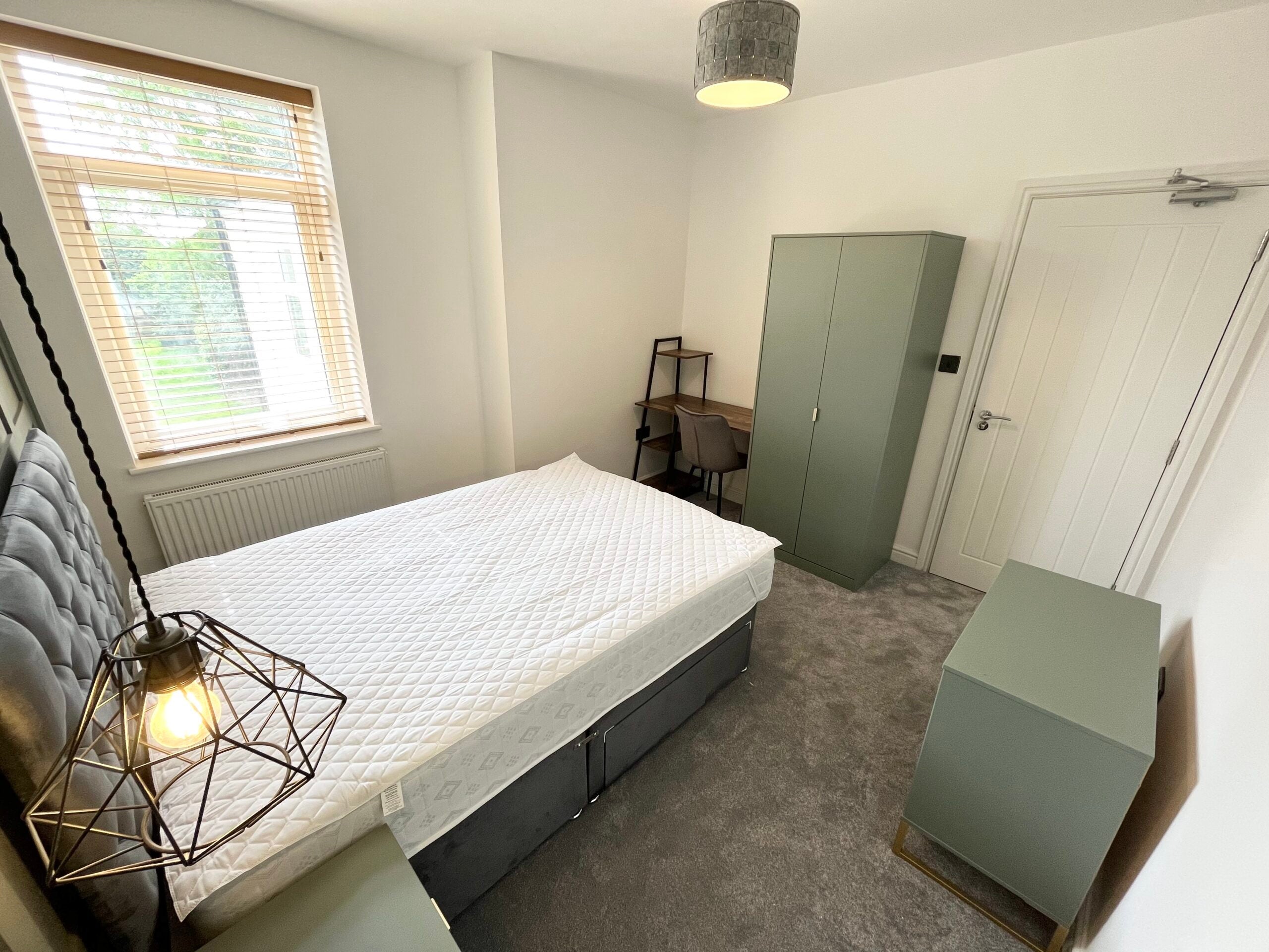 Room St Margarets Road in Peterborough