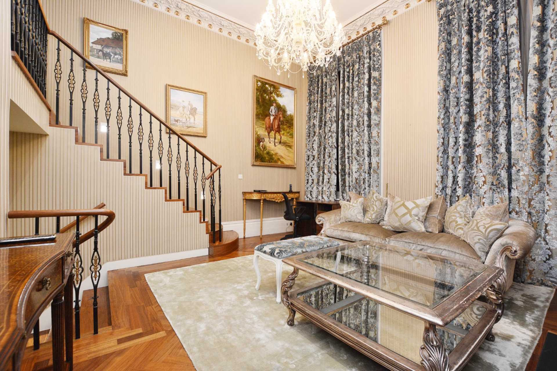 Flat Lancaster Gate in City of Westminster
