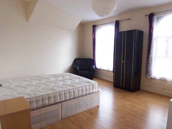 Flat Lower Clapton Road in Greater London