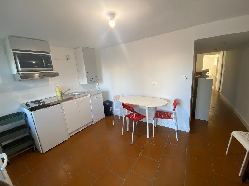 Room Rue des Treilles in Libourne