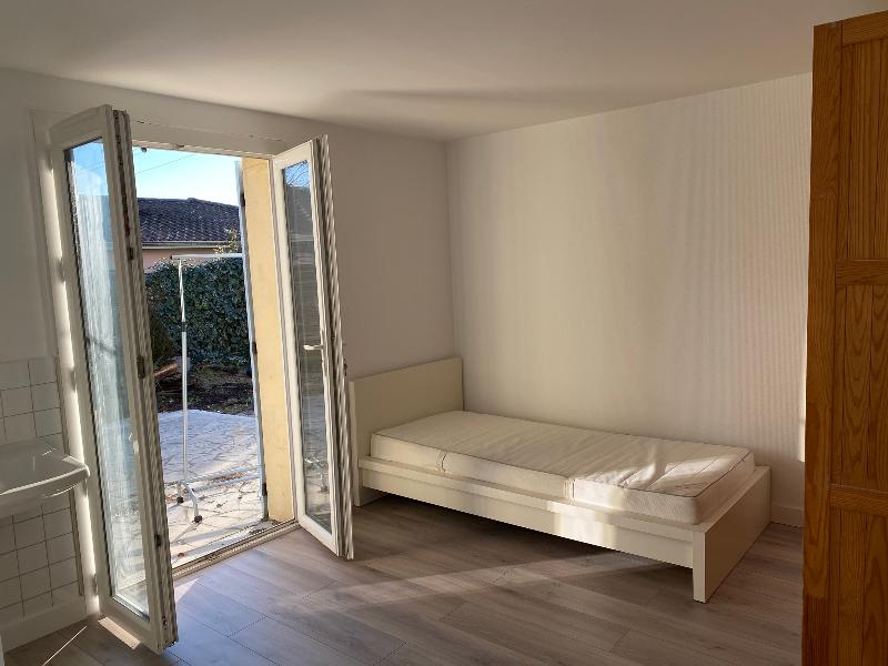 Room Rue des Treilles in Libourne