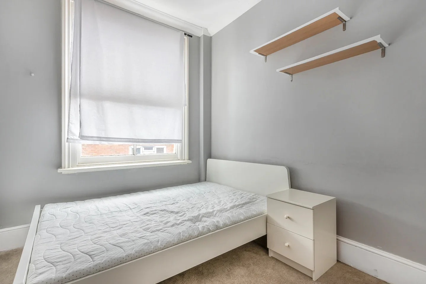 Flat Lower Addiscombe Road in Greater London