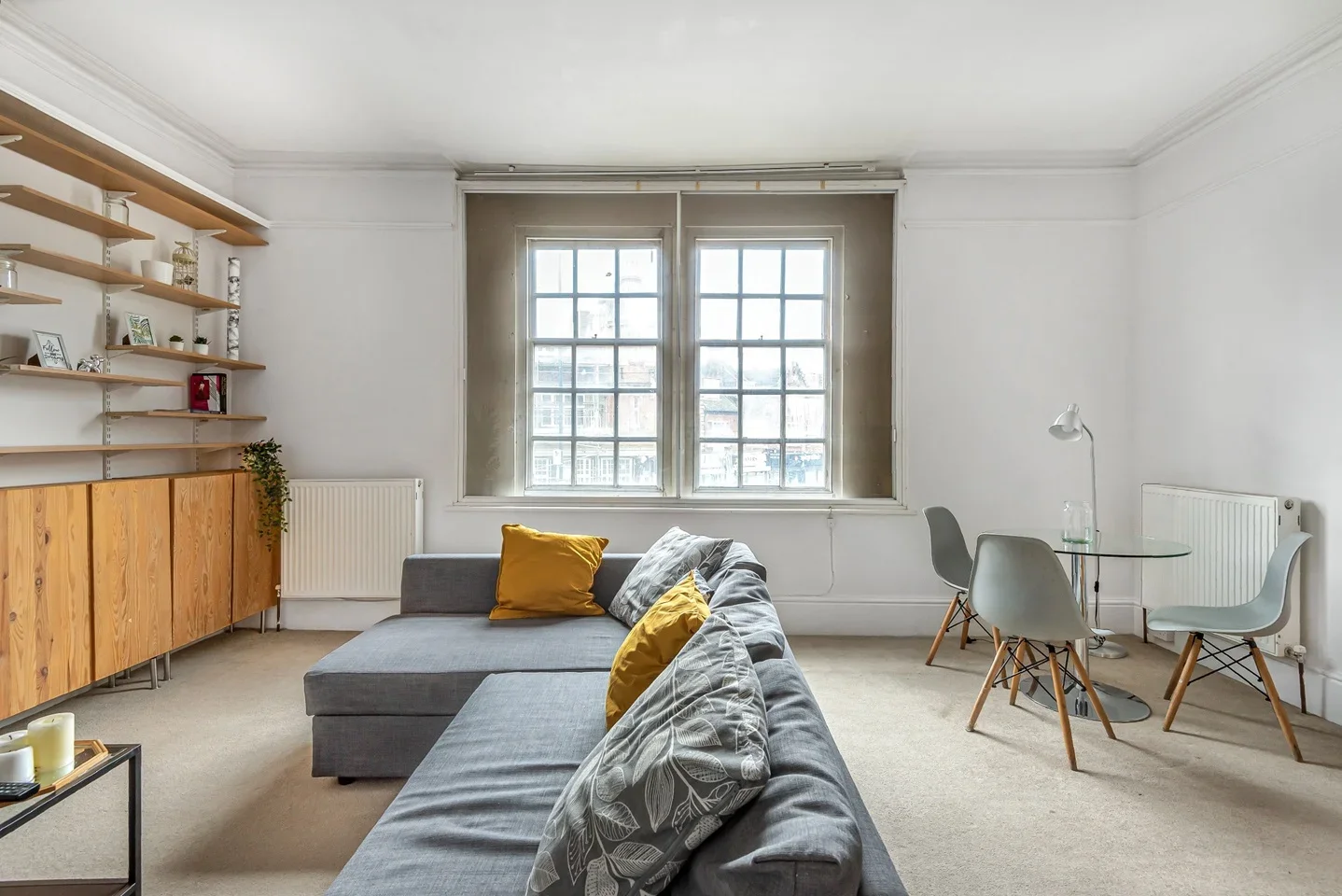 Flat Lower Addiscombe Road in Greater London