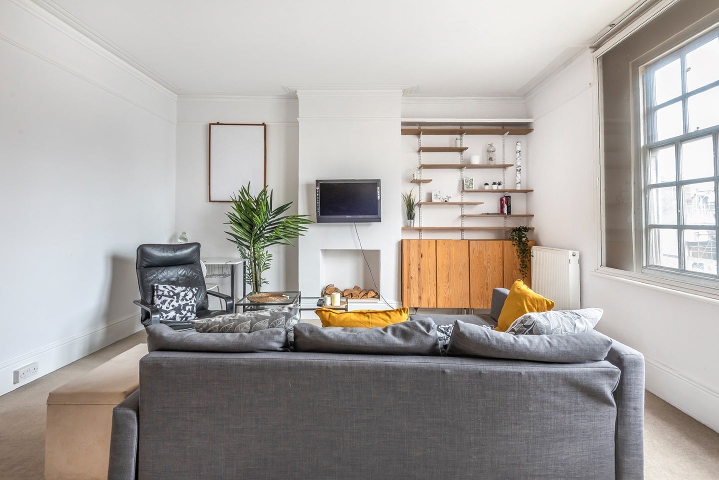 Flat Lower Addiscombe Road in Greater London