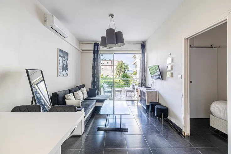 Flat Avenue des Hespérides in Cannes
