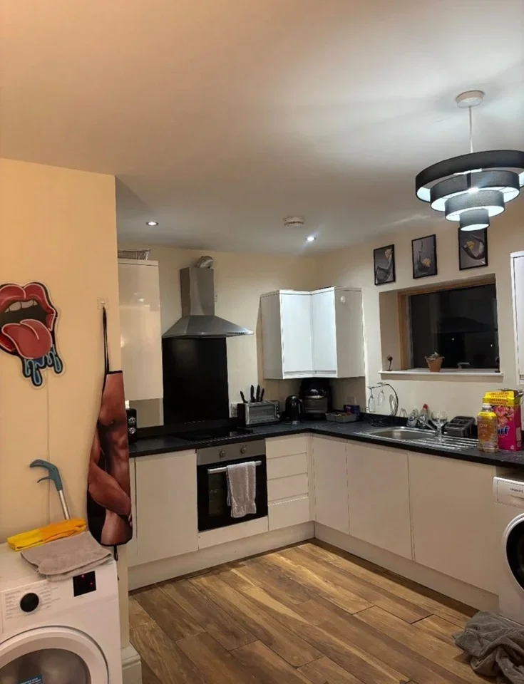 Room Normanshire Drive in Greater London