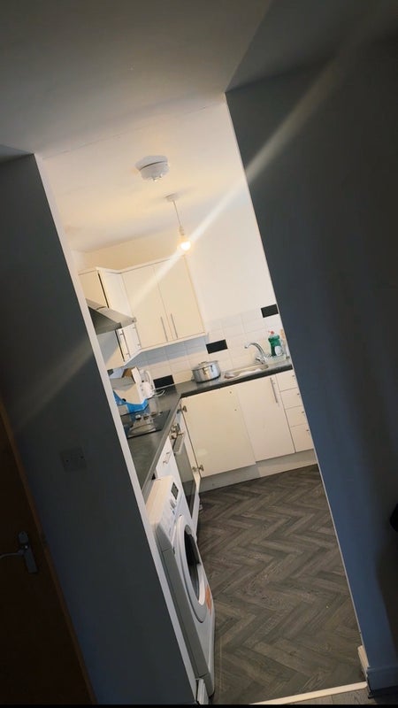 Room Oldham Road in Middleton