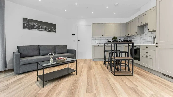 Flat Vincent Road in Greater London