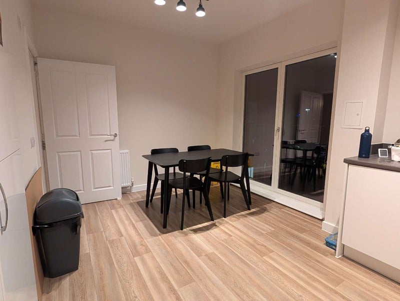 Room Sighthill Circus in Glasgow