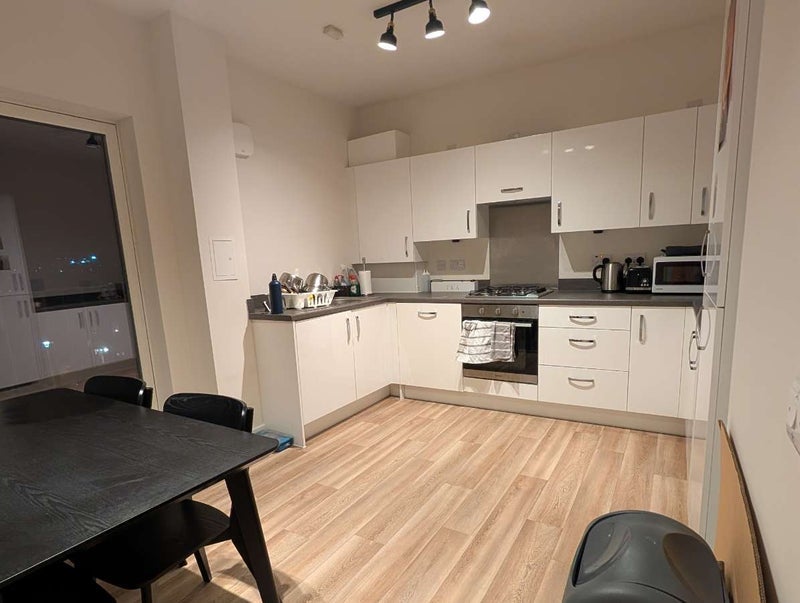 Room Sighthill Circus in Glasgow