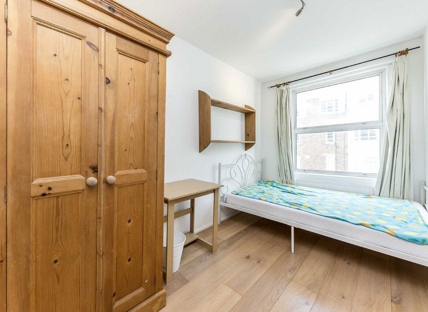 Flat Hatherley Grove in City of Westminster