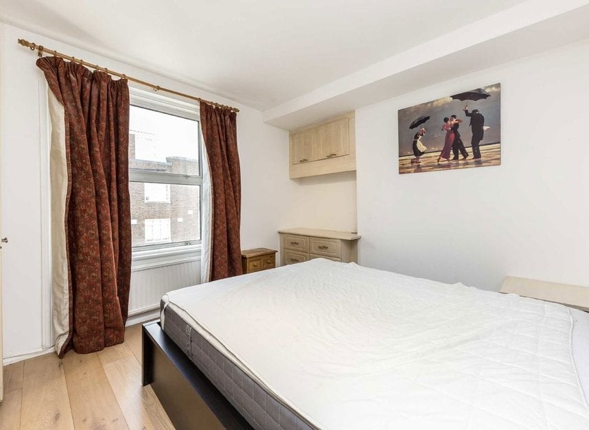 Flat Hatherley Grove in City of Westminster