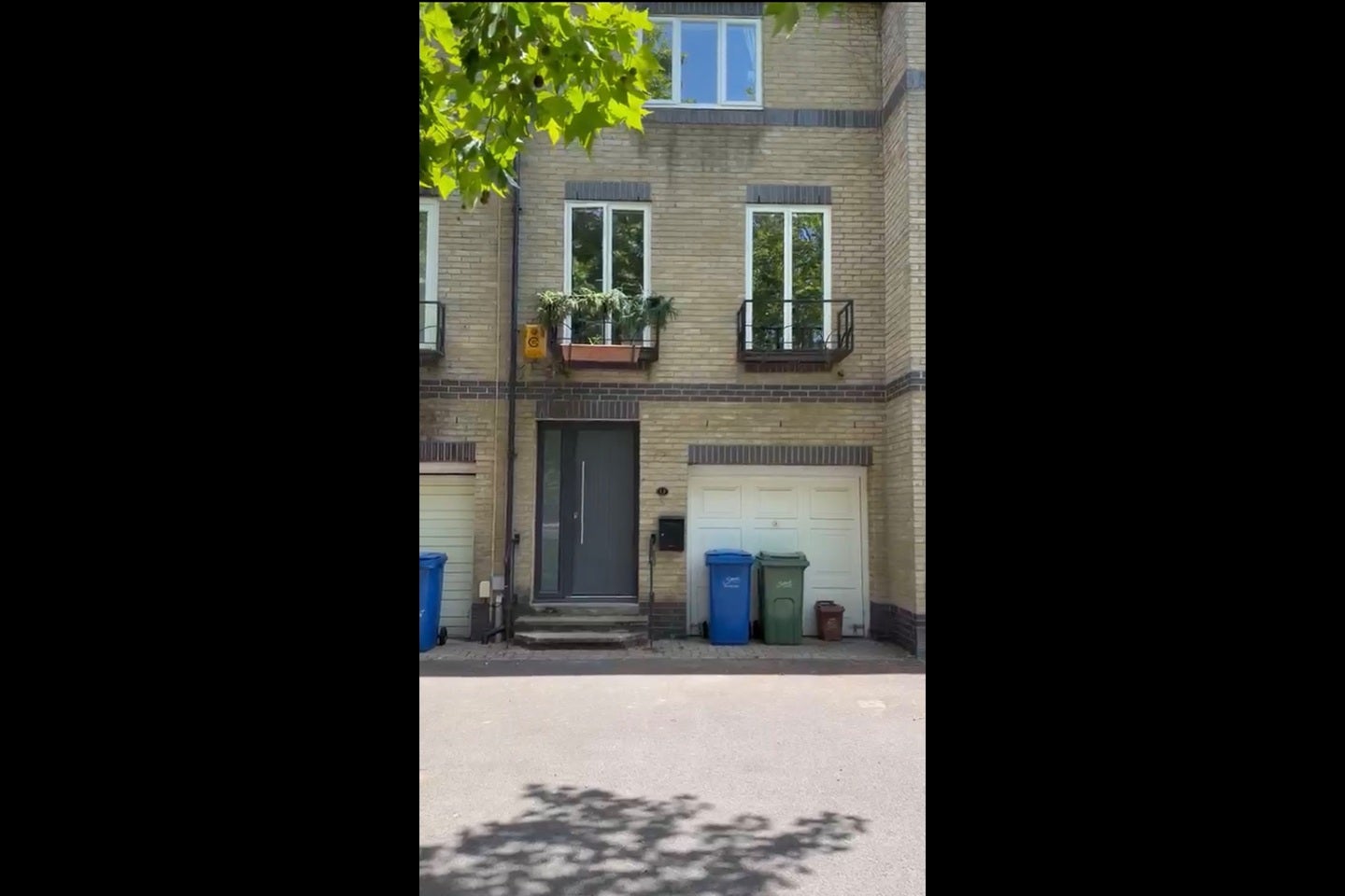 House Bray Crescent in Greater London