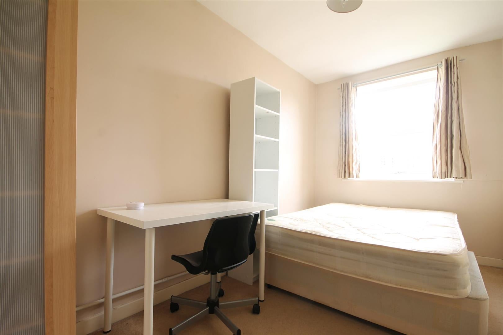 Flat Westgate Road in Newcastle upon Tyne